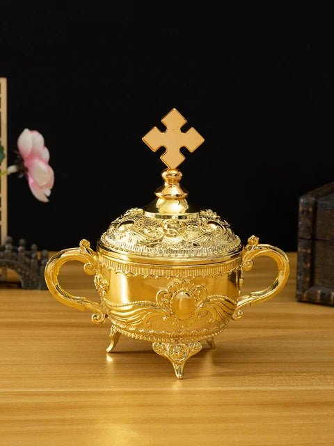 Cálice Decorativo de Metal Dourado: Luxo e Tradição para sua Oração e Decoração - Loja São Miguel