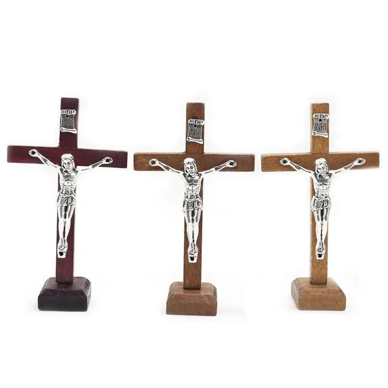 Crucifixo de Madeira com Suporte: Simplicidade e Devoção para Sua Casa - Loja São Miguel